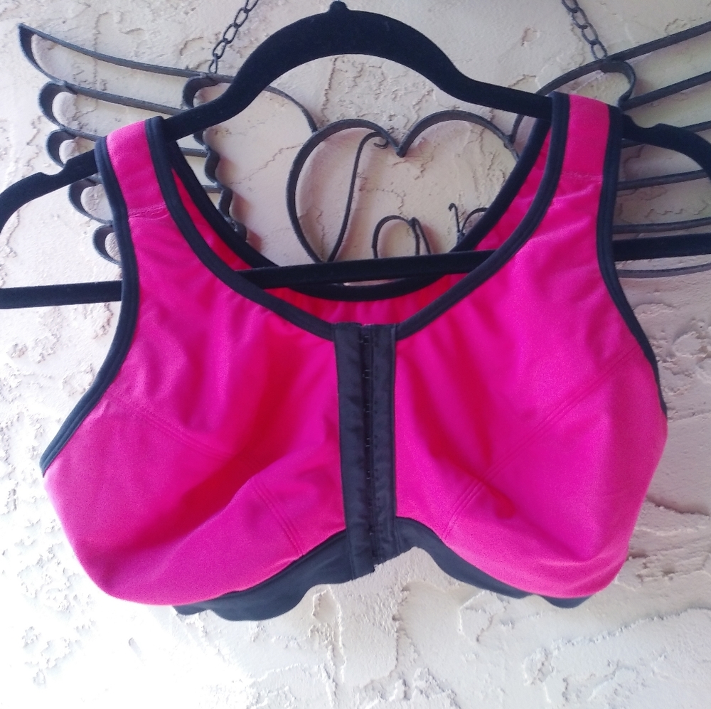 Marika 💗 Supportive Sports Bra